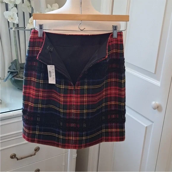 NWT, J Crew, Stewart Tartan Plain holiday mini pencil skirt, 4 - Picture 3 of 8